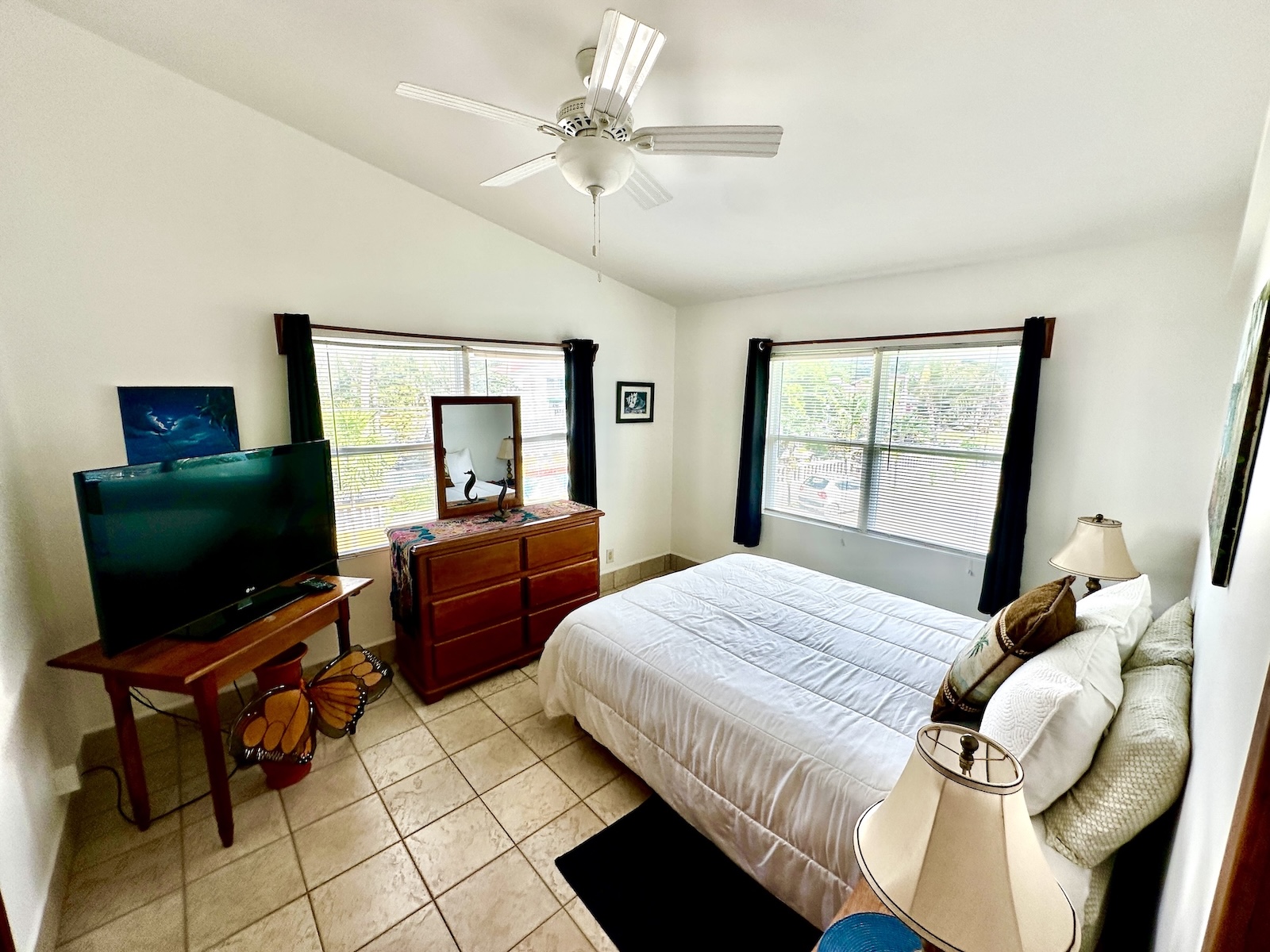 Upper level bedroom, queen bed